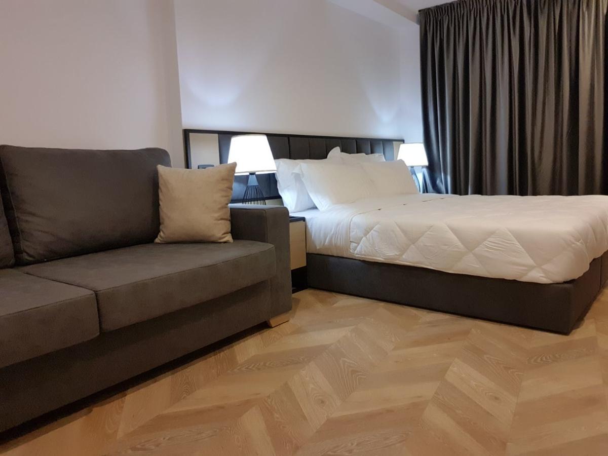 Prime Hotel Tiranë Luaran gambar