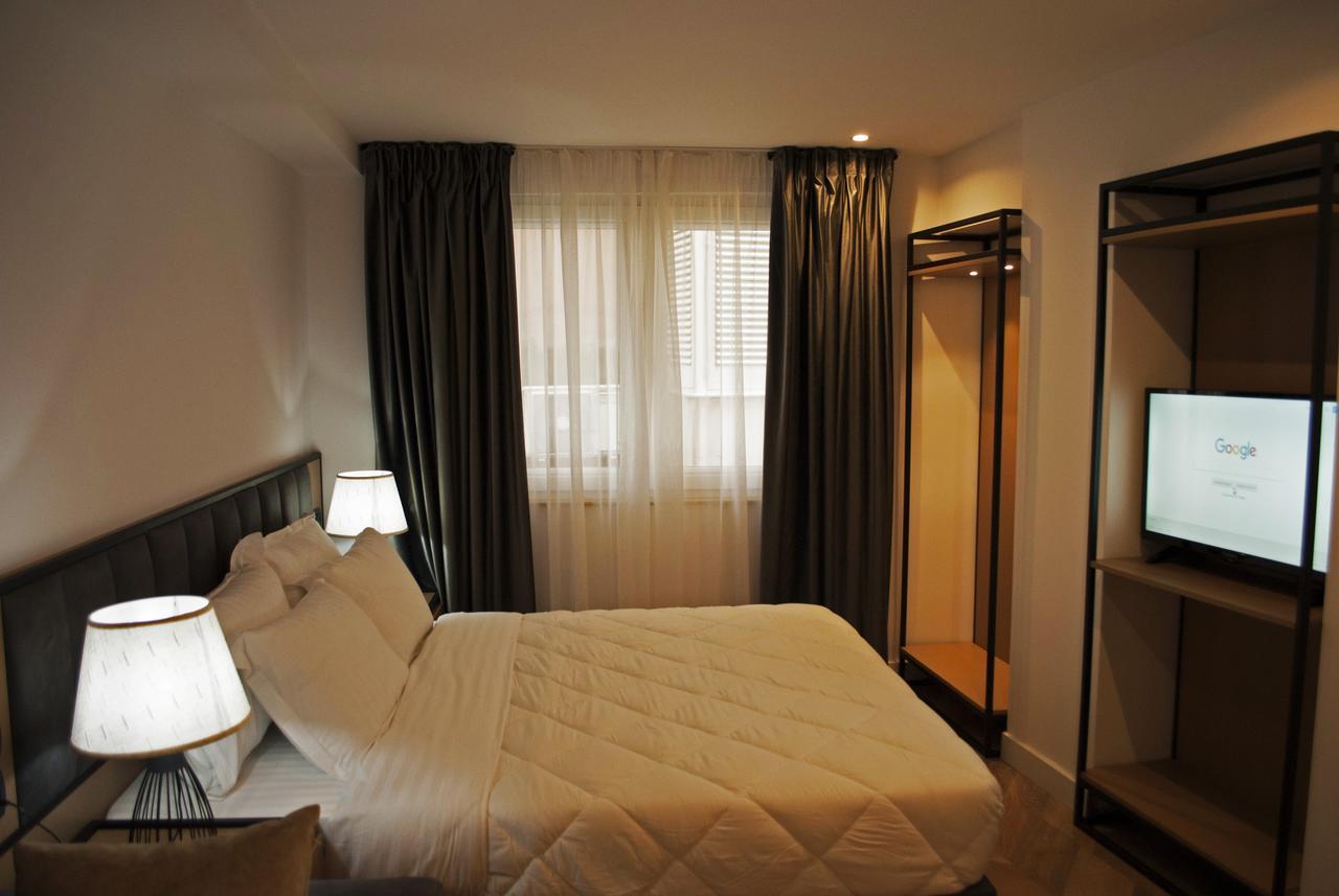 Prime Hotel Tiranë Luaran gambar