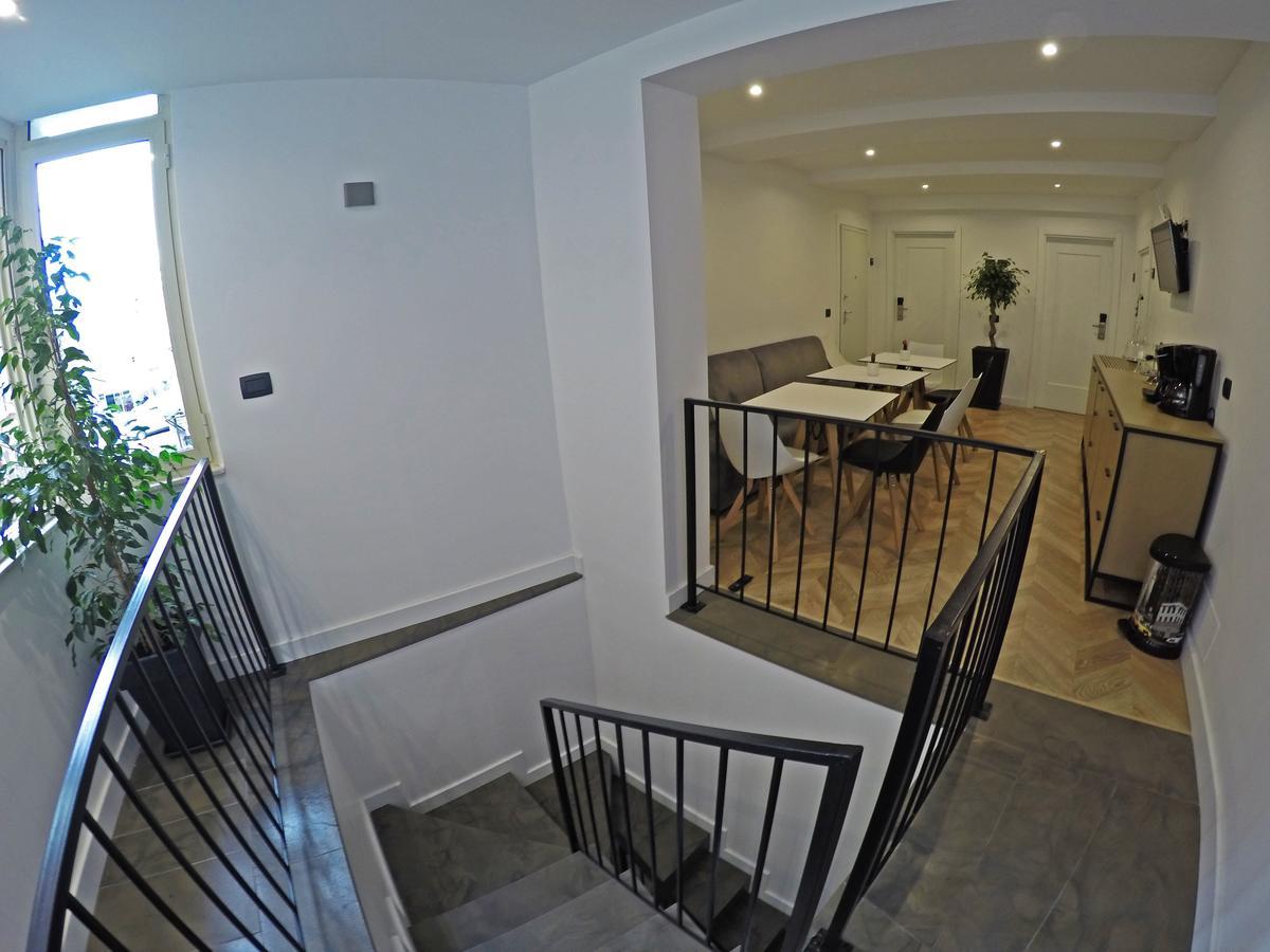 Prime Hotel Tiranë Luaran gambar