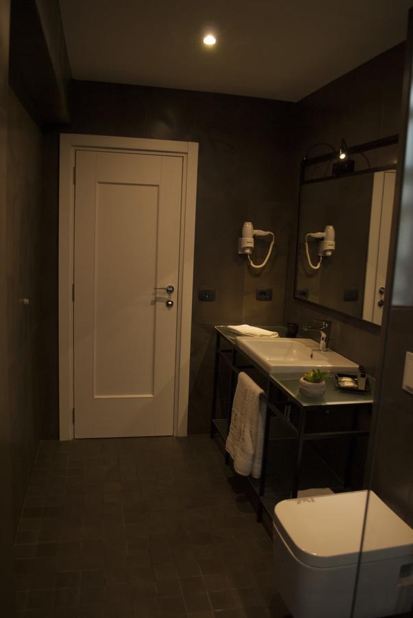 Prime Hotel Tiranë Luaran gambar
