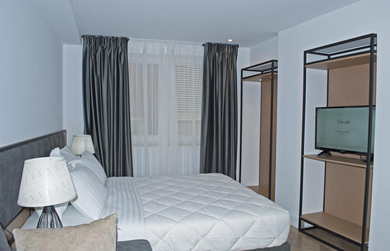 Prime Hotel Tiranë Luaran gambar