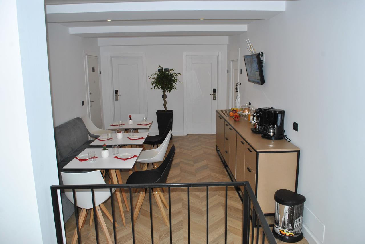 Prime Hotel Tiranë Luaran gambar