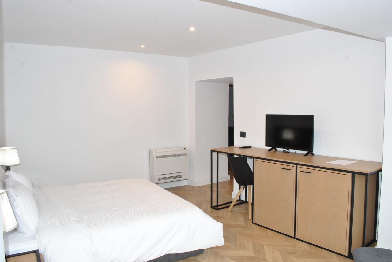 Prime Hotel Tiranë Luaran gambar