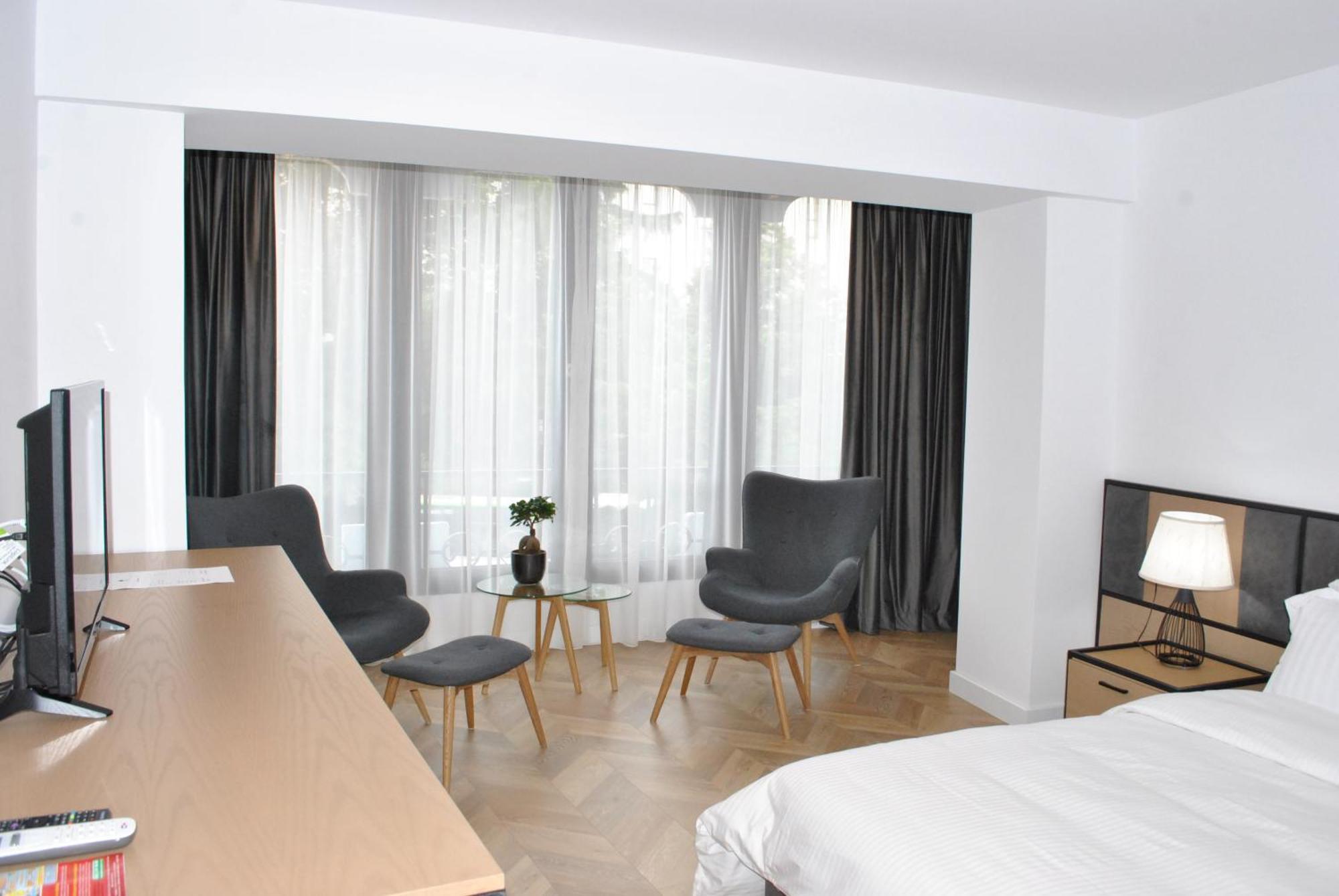 Prime Hotel Tiranë Luaran gambar